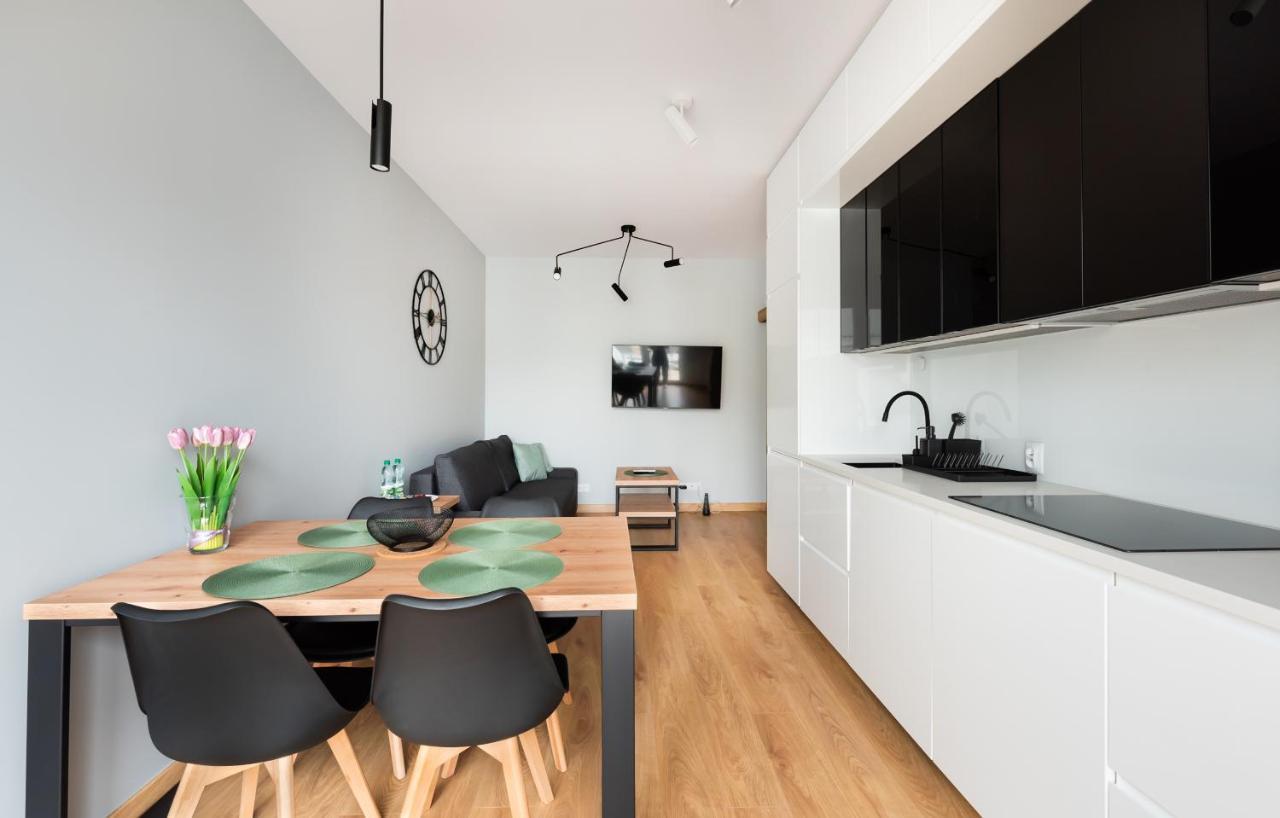 Wola Skwer Sunny Apartment Warsaw Ngoại thất bức ảnh