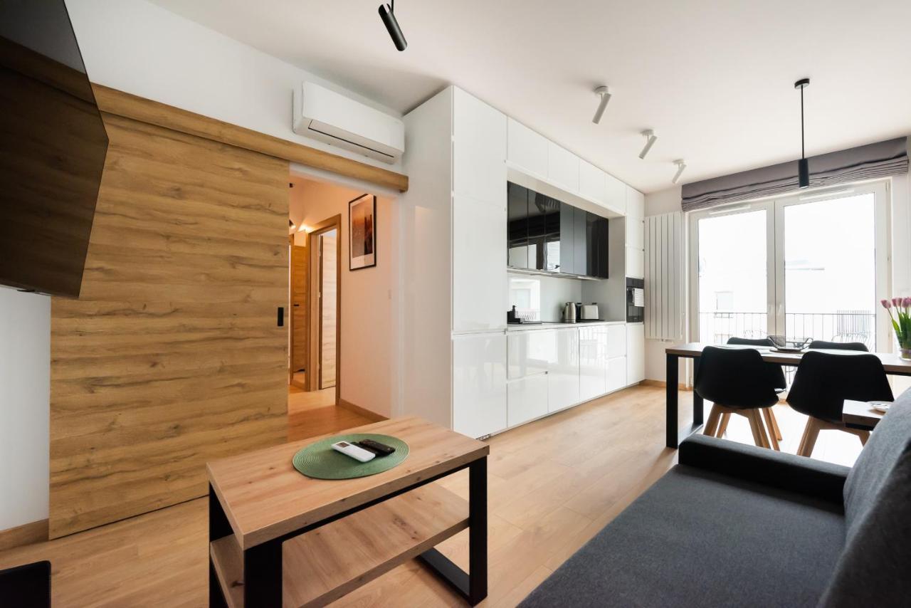 Wola Skwer Sunny Apartment Warsaw Ngoại thất bức ảnh