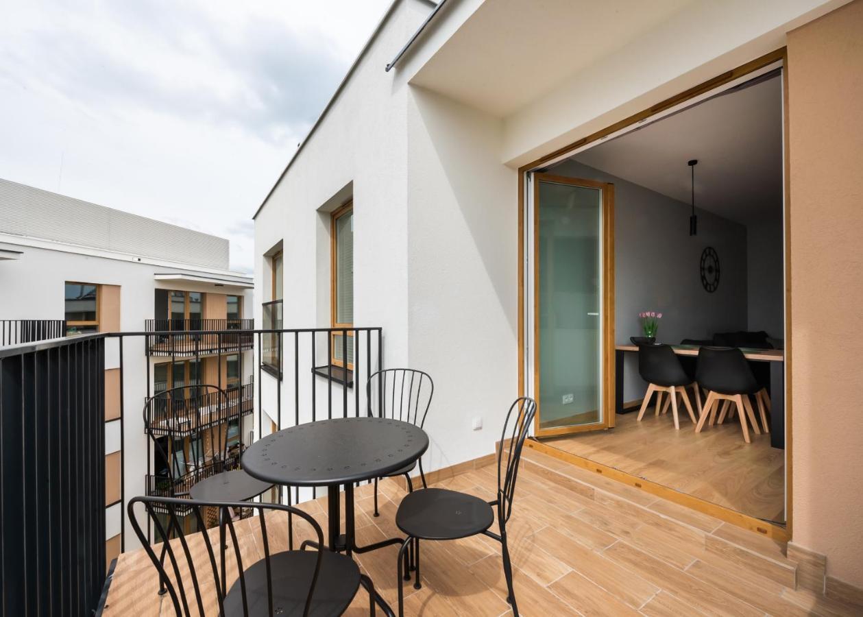 Wola Skwer Sunny Apartment Warsaw Ngoại thất bức ảnh